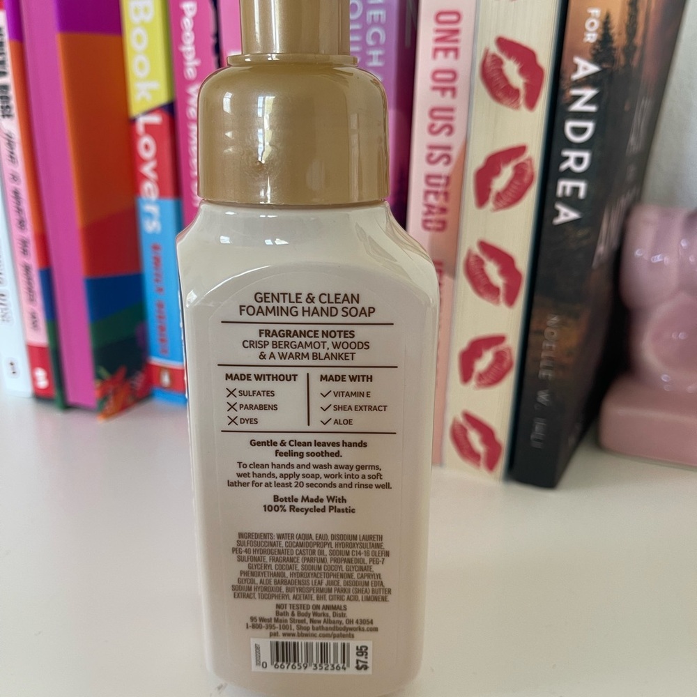 Book Loft Foaming Hand Soap - Picture 2 of 3